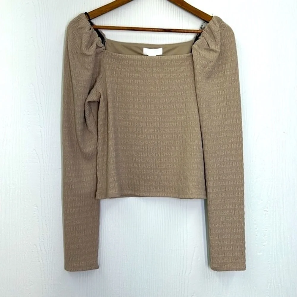 H&M - NWT Beige Crinkle Detail Square Neckline Long Sleeve Blouse Size Small